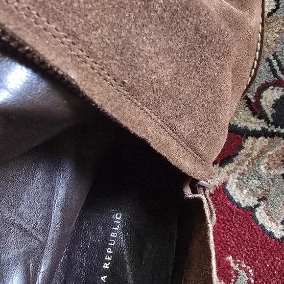 Banana Republic Made in Spain Vintage Brown Suede 3" Heel Pointed Toe Boots, 8M - Picture 6 of 10